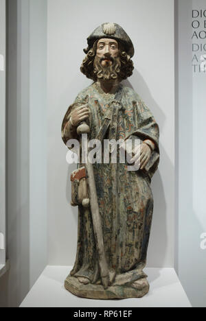 San Giacomo il Maggiore. Calcare policromo statua attribuita a gotica Portoghese Diogo master Pires-o-Velho (1475-1500) in mostra al Museo Nazionale di Arte Antica (Museu Nacional de Arte Antiga) a Lisbona, Portogallo. Foto Stock