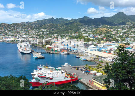 Vista del porto e città da Sion Hill, Kingston, Saint Vincent e Grenadine, Piccole Antille, dei Caraibi Foto Stock