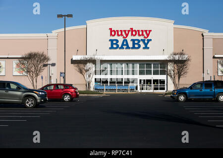 Un logo segno esterno di una comprare Acquista Baby store di Fredericksburg, Virginia il 19 febbraio 2019. Foto Stock