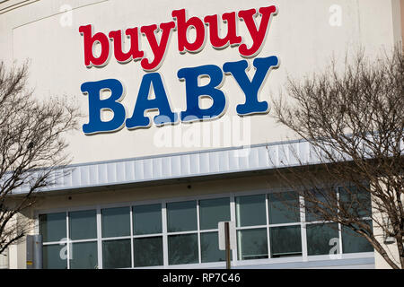 Un logo segno esterno di una comprare Acquista Baby store di Fredericksburg, Virginia il 19 febbraio 2019. Foto Stock