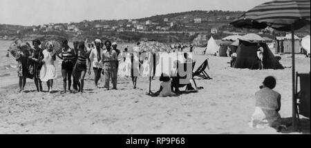 Spiaggia di Serapo hotel, gaeta, Lazio, Italia 1920 1930 Foto Stock
