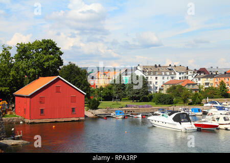 Kristiansand, Norvegia. Capitale della Contea di Vest-Agder. Barche in marina. Foto Stock