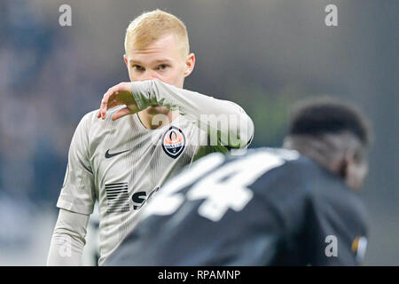 21 febbraio 2019, Assia, Frankfurt/Main: Calcio: Europa League, Eintracht Frankfurt - Schachtjor Donezk, knockout round, intermedio round, seconde gambe, la Commerzbank Arena. Viktor Kovalenko gesticolò da Schachtjor Donezk. Foto: Uwe Anspach/dpa Foto Stock