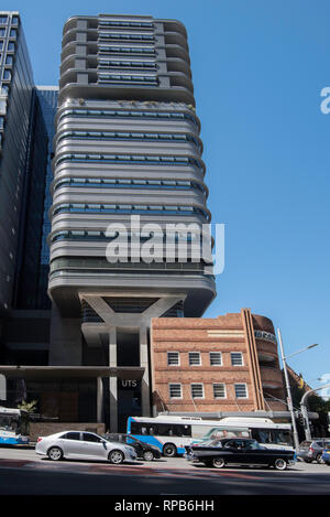 Duo torri sono parte di Sydney's Central Park Village e sono miscelate uso degli edifici che ospitano il retail, appartamenti, hotel e parte di università UTS Foto Stock