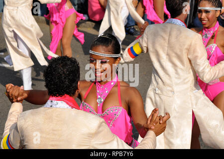 Ballerini di salsa eseguire al Salsodromo in Cali Fair 2010 Foto Stock