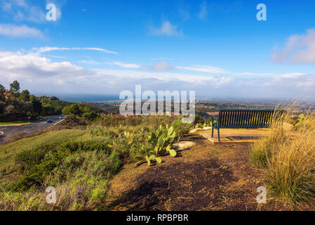 Huntington e Newport Beach visto dalla Vista Ridge Park in California Foto Stock