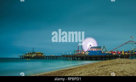 Santa Monica Pier di notte a Los Angeles in California Foto Stock