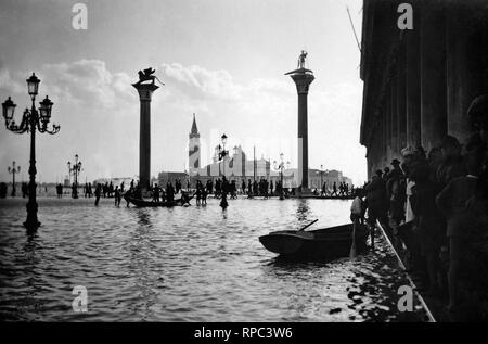 Inondazioni e di Piazza San Marco, Venezia, 1920-30 Foto Stock