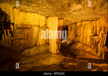 Grotta di Kapsia, Tripoli, Arcadia, Grecia Foto Stock