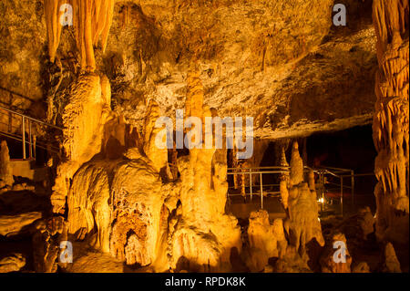 Grotta di Kapsia, Tripoli, Arcadia, Grecia Foto Stock