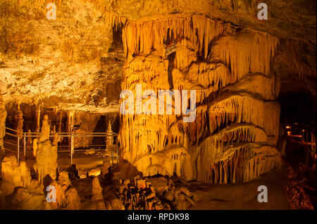 Grotta di Kapsia, Tripoli, Arcadia, Grecia Foto Stock