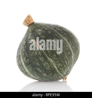 Zucca verde isolato su sfondo bianco Foto Stock