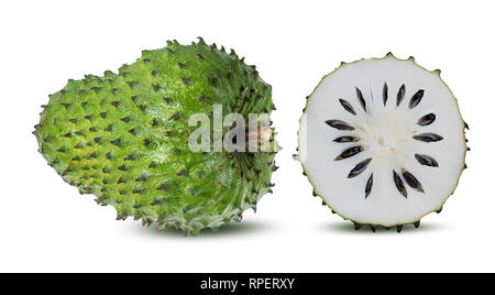 Annona muricata.oursop frutto (zucchero Apple,ustard apple) isolati su sfondo bianco Foto Stock