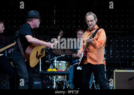 Mickey Dolenz e Peter Tork del Monkees esegue a Ottawa Bluesfest, 2016. Foto Stock