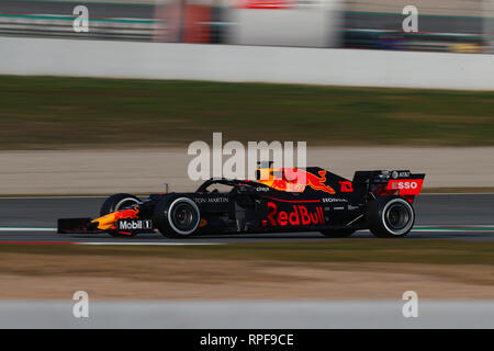 Montmelo, Spagna. Il 21 febbraio, 2019. Pierre Gasly della Francia alla guida della (10) Aston Martin RedBull Racing RB15 sulla via durante il giorno quattro di F1 Test invernali del credito: Marco Canoniero/Alamy Live News Foto Stock