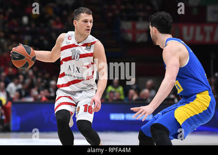 Foto di Claudio Grassi/LaPresse 21 febbraio 2019 Assago (MI) Italia sport basket AX Armani Exchange Olimpia Milano vs FOX Maccabi Tel Aviv - Turkish Airlines Eurolega 2018/2019 - Mediolanum Forum. Nella foto: Nemanja Nedovic (#16 AX Armani Exchange Olimpia Milano) Foto Claudio Grassi/LaPresse Febbraio 21, 2019 Assago (MI) Italia sport basket AX Armani Exchange Olimpia Milano vs FOX Maccabi Tel Aviv - Turkish Airlines EuroLeague 2018/2019 - Mediolanum Forum. nel pic: Nemanja Nedovic (#16 AX Armani Exchange Olimpia Milano) Foto Stock