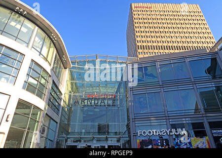 Manchester Arndale Shopping Centre, ingresso Exchange Square / High St, Manchester City Centre, North West England, UK, M3 1 camera da letto Foto Stock