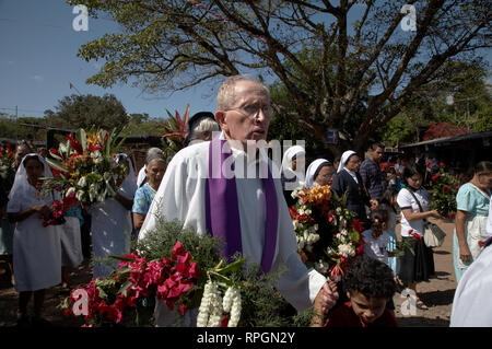 EL SALVADOR cerimonia di commemorazione a El Mozote, sito del massacro di bambini nel 1981. Foto Stock