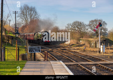 Treni a vapore in Severn Valley Railway nel pittoresco villaggio di Arley in Worcestershire, Regno Unito. Preso il 21 febbraio 2019 Foto Stock