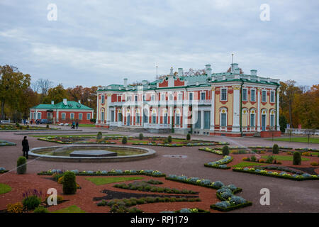 Il Kadriog Art Museum, ex palazzo, in un parco a Tallinn in Estonia. Foto Stock