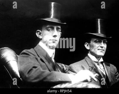 Il principe William di Svezia e H. Wilson. Il ministro di Romania, nel carrello ca 1907 Foto Stock