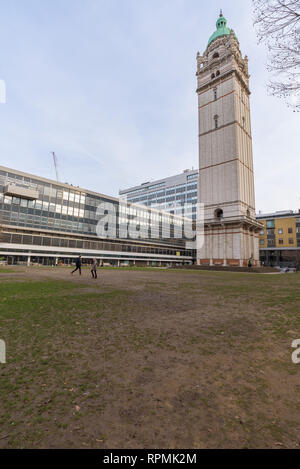 La Queen's Tower, situato nel South Kensington Campus dell'Imperial College di Londra. È utilizzato per essere la torre centrale dell'Istituto Imperiale Foto Stock