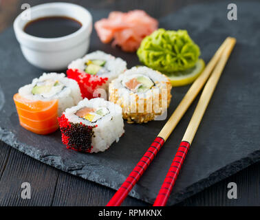 Assortimento di sushi Foto Stock