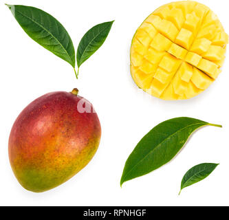 Set di frutti di mango, mango cuted e foglia. Percorso di clipping per ciascun elemento Foto Stock