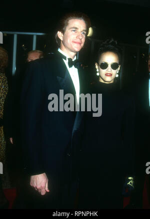 HOLLYWOOD, CA - gennaio 16: attore Matthew Modine e moglie Caridad Rivera frequentare il xv nazionale annuale CableACE Awards, il 16 gennaio 1994 presso il Teatro Pantages in Hollywood, la California. Foto di Barry re/Alamy Stock Photo Foto Stock