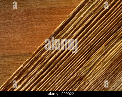 Diverse texture di legno. due schede diverse tra loro. Sfondo. Parete. Foto Stock