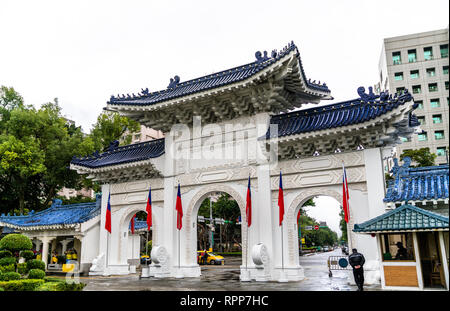 Dazhong Gate di Liberty Square a Taipei, Taiwan Foto Stock