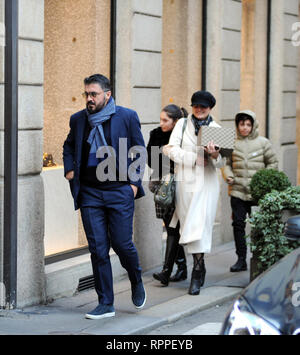 Rino Gattuso fuori con la sua famiglia dopo un pasto al Salumaio di via Montenapoleone a Milano con: Rino Gattuso Dove: Milano, Italia Quando: 22 Gen 2019 Credit: IPA/WENN.com * * disponibile solo per la pubblicazione in UK, USA, Germania, Austria, Svizzera** Foto Stock