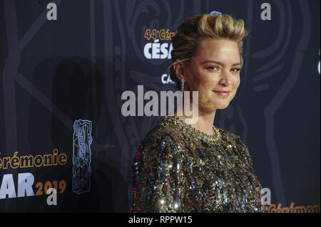 Parigi, Francia. Il 22 febbraio, 2019. Virginie Elfira visto sul tappeto rosso durante il Cesar Film Awards 2019 presso la Salle Pleyel di Parigi, Francia. Credito: Thierry Le Fouille SOPA/images/ZUMA filo/Alamy Live News Foto Stock