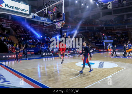 Febbraio 21, 2019 - Mosca Mosca, Russia - Kyle Hines, #42 del CSKA Mosca visto in azione durante il gioco del CSKA Mosca contro Herbalife Gran Canaria nel round 23 del Turkish Airlines Euroleague game della stagione 2018-2019. Il CSKA Mosca beat Herbalife Gran Canaria, 107-85. (Credito Immagine: © Nicholas Muller/SOPA immagini via ZUMA filo) Foto Stock