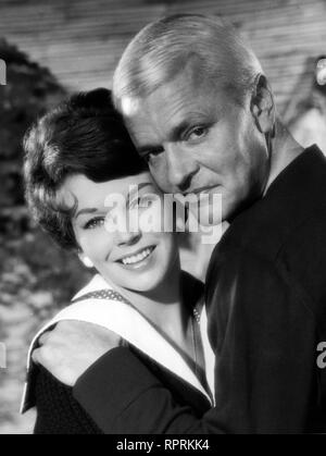 DIE TAUSEND AUGEN DES DR. MABUSE / BRD/Frankr./Italien 1960 / Fritz Lang Bild: Dawn Addams (Marion Menil) und Peter van Eyck (Henry B. Travers), Studioaufnahme. Regno Archivi / kpa/Grimm Foto Stock