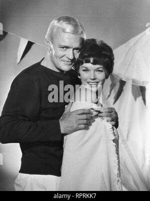 DIE TAUSEND AUGEN DES DR. MABUSE / BRD/Frankr./Italien 1960 / Fritz Lang Bild: Peter van Eyck (Henry B. Travers) und Dawn Addams (Marion Menil), Studioaufnahme B182482 Regno Archivi / kpa/Grimm Foto Stock