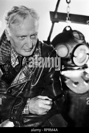 DER MANN IM STROM BRD 1958 Eugen York HANS ALBERS (Paolo Hinrichs), 'Der Mann im Strom", 1958. Foto Stock