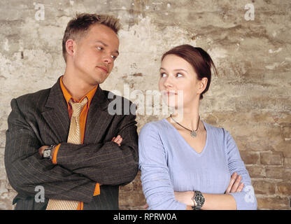 BEN & MARIA - LIEBE AUF DEN ZWEITEN BLICK / D / 1999 Uwe Janson MATTHIAS KOEBERLIN und STEFANIE STAPPENBECK in der commedia romantica: 'Ben & Maria - Liebe auf den zweiten Blick", 1999 C43565/# / Überschrift: BEN & MARIA - LIEBE AUF DEN ZWEITEN BLICK / D 1999 Foto Stock