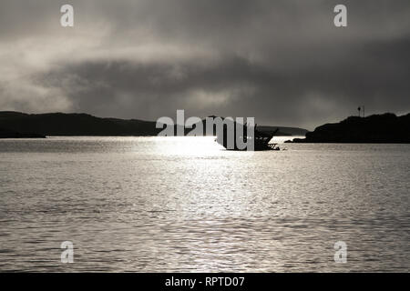 Vecchia barca relitto, Magheraclogher beach, Gweedore, Co. Donegal, Irlanda Foto Stock