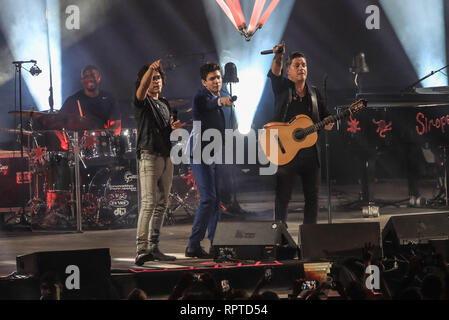 Alejandro Sanz, duranti el concierto que ofreció en ExpoForum como parte de su gira Sinope Vivo.**** Alejandro Sánchez Pizarro, más conocido por su nombre artístico Alejandro Sanz, es onu cantautor, guitarrista, compositor y músico español © Foto: LuisGutierrez/NORTEPHOTO.COM Foto Stock