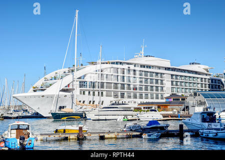 Foating Hotel e Casino in Gibilterra Foto Stock