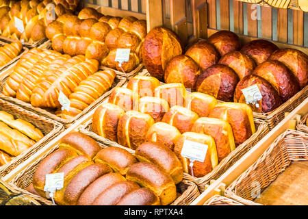 Pane fresco fatto in panetteria di Armenia Foto Stock