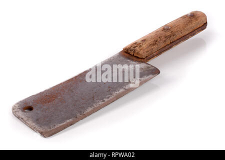 Vecchia mannaia di carne o coltello isolati su sfondo bianco Foto Stock