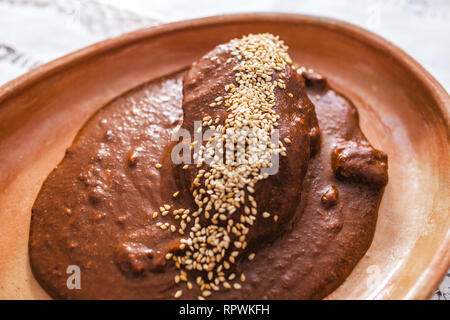 Mole e pollo tradizionale cibo messicano a Città del Messico Foto Stock