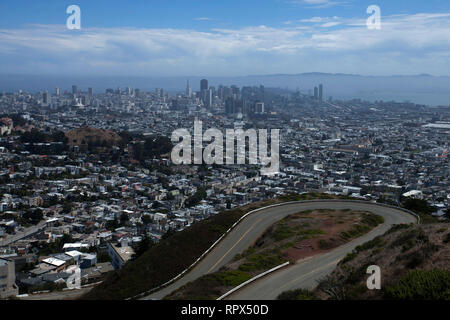 Aerial cityscape, Twin Peaks, San Francisco, California, Stati Uniti Foto Stock