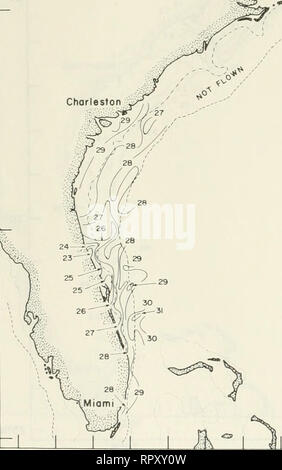 . Airborne termometro a radiazione di misurazioni da Cape Cod, Massachusetts a Miami Florida, luglio 1970-giugno 1976. Temperatura dell'oceano -- Costa Atlantica (brevetto statunitense n. S. ). Le isoterme di superficie-°C Baltimore Cape HoMeros J' / Charleston. Si prega di notare che queste immagini vengono estratte dalla pagina sottoposta a scansione di immagini che possono essere state migliorate digitalmente per la leggibilità - Colorazione e aspetto di queste illustrazioni potrebbero non perfettamente assomigliano al lavoro originale. Deaver, J. W; Reed, J. C. Washington, D. C. : United States Coast Guard, unità oceanografica Foto Stock