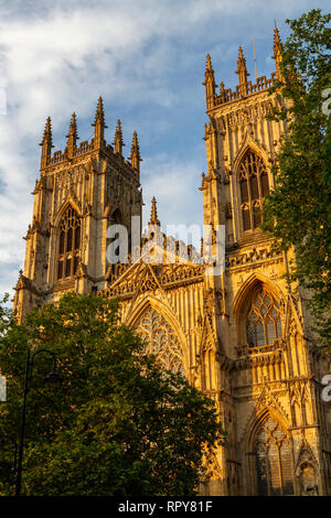 York Minster (ex Cattedrale Metropolitical e Chiesa di San Pietro in York), città di York, UK. Foto Stock