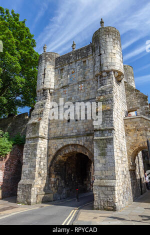 Bootham Bar gateway, parte delle mura romane della città di York, UK. Foto Stock