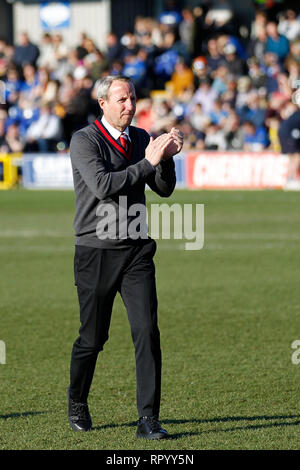 Kingston, Regno Unito. Il 23 febbraio, 2019. Charlton manager, Lee Bowyer durante il cielo EFL scommettere League 1 match tra AFC Wimbledon e Charlton Athletic al Cherry Red Records Stadium, Kingston, in Inghilterra il 23 febbraio 2019. Foto di Carlton Myrie. Solo uso editoriale, è richiesta una licenza per uso commerciale. Nessun uso in scommesse, giochi o un singolo giocatore/club/league pubblicazioni. Credit: UK Sports Pics Ltd/Alamy Live News Foto Stock