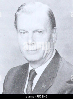 . Agri-news. L'agricoltura. Dicembre 17, 1984 per il rilascio immediato di due Albertans a named di 4-H Hall of Fame. Si prega di notare che queste immagini vengono estratte dalla pagina sottoposta a scansione di immagini che possono essere state migliorate digitalmente per la leggibilità - Colorazione e aspetto di queste illustrazioni potrebbero non perfettamente assomigliano al lavoro originale. Lo stato di Alberta. Alberta Agricoltura. Il ramo delle comunicazioni; Alberta. Alberta Agricoltura. I supporti di stampa succursale; Alberta. Alberta Agricoltura, Alimentazione e Sviluppo Rurale. La pubblicazione di filiale. [Edmonton] : Comunicazione Branch, Alberta Dipartimento di Agricoltura Foto Stock